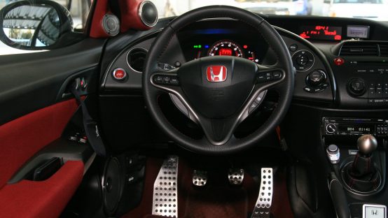 HONDA Civic Type-R (1 / 5)