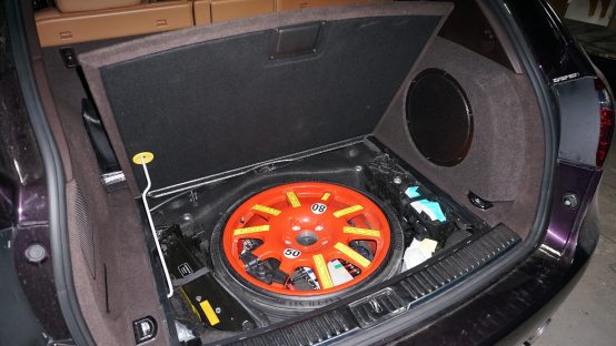 PORSCHE Cayenne (1 / 5)